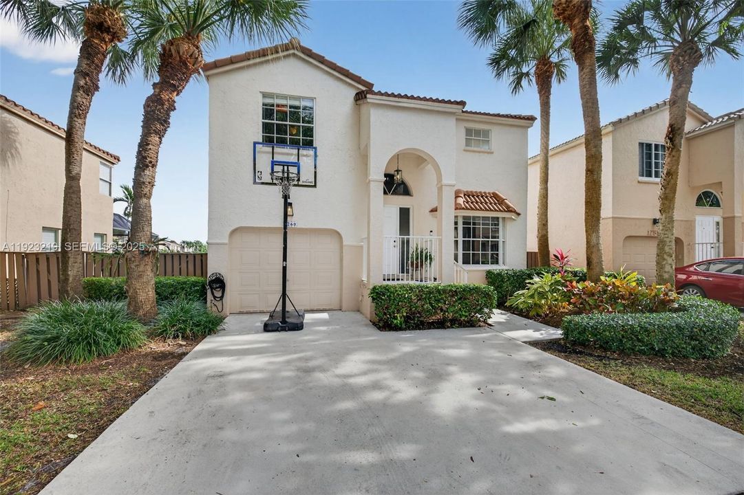 For Sale: $535,000 (3 beds, 2 baths, 1581 Square Feet)