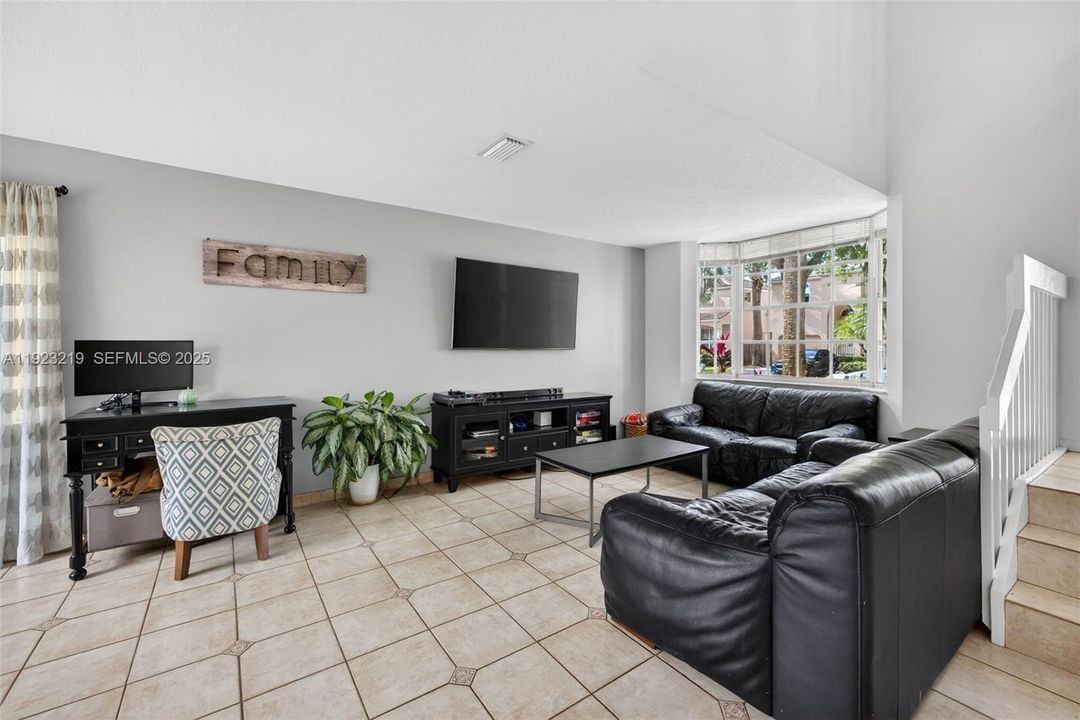 For Sale: $535,000 (3 beds, 2 baths, 1581 Square Feet)