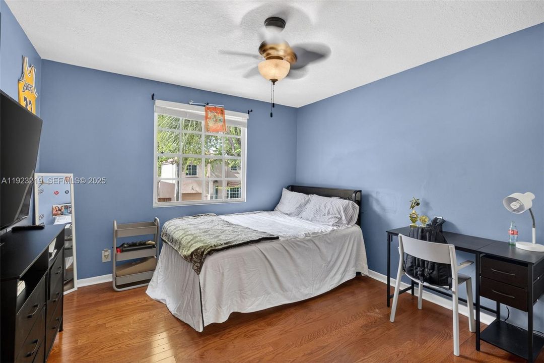 For Sale: $535,000 (3 beds, 2 baths, 1581 Square Feet)