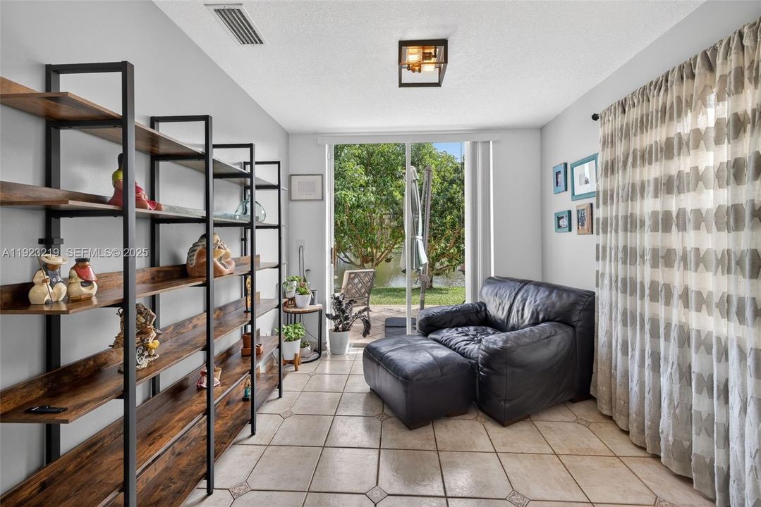 For Sale: $535,000 (3 beds, 2 baths, 1581 Square Feet)