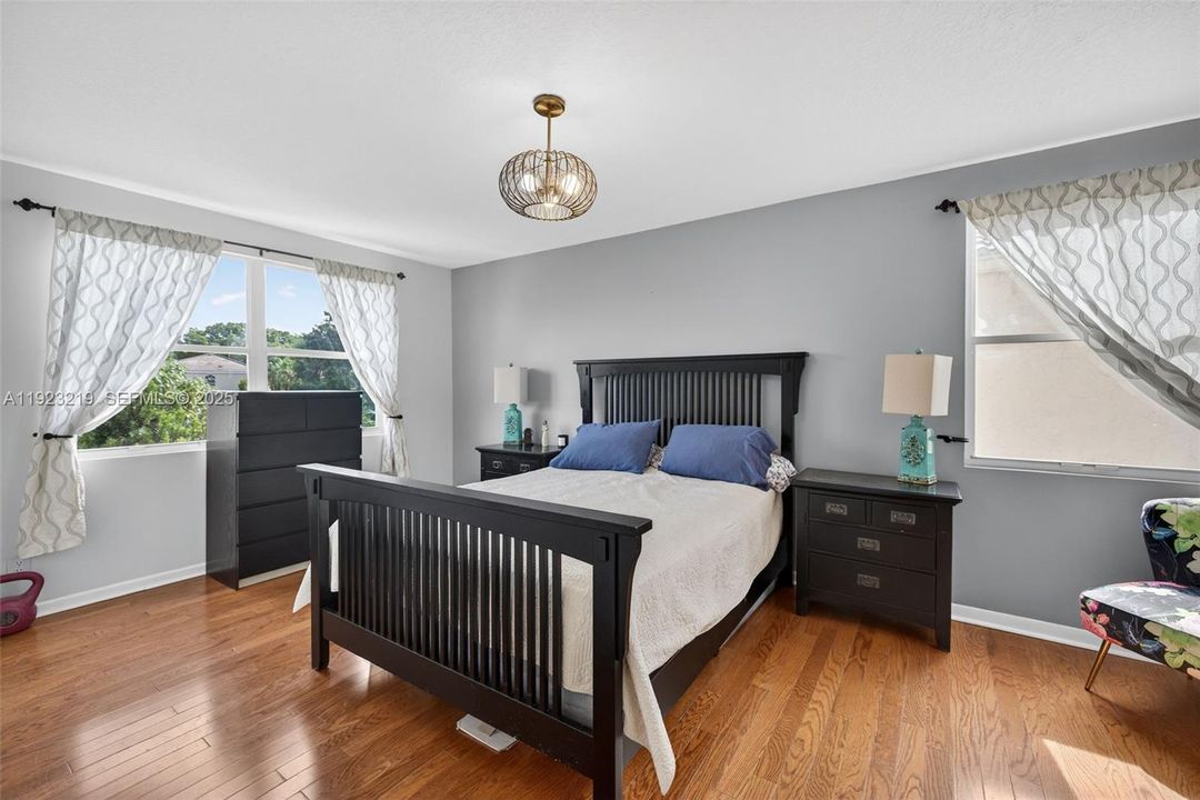 For Sale: $535,000 (3 beds, 2 baths, 1581 Square Feet)