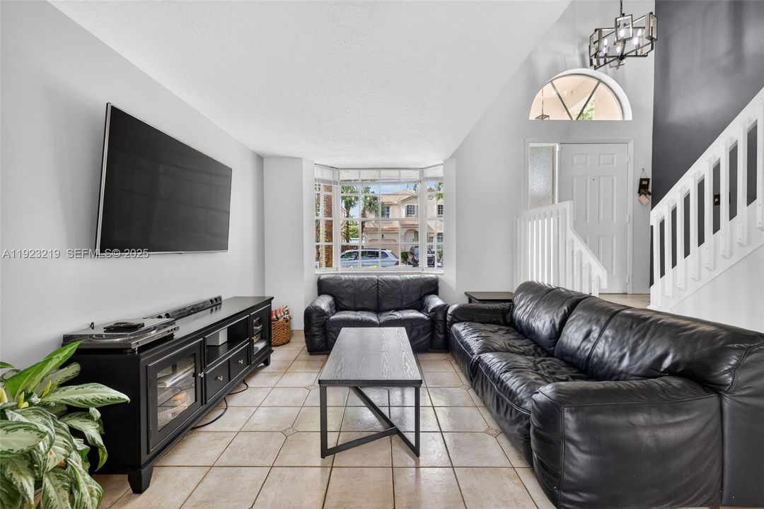 For Sale: $535,000 (3 beds, 2 baths, 1581 Square Feet)