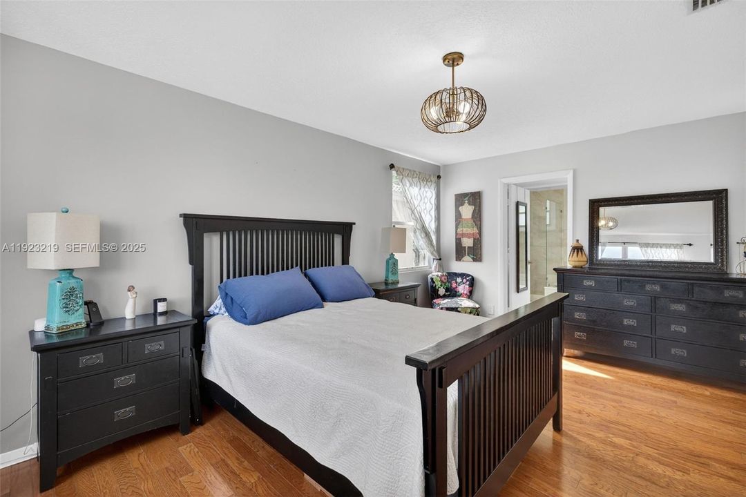 For Sale: $535,000 (3 beds, 2 baths, 1581 Square Feet)