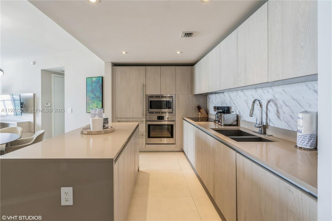 En Venta: $760,000 (2 camas, 2 baños, 1126 Pies cuadrados)