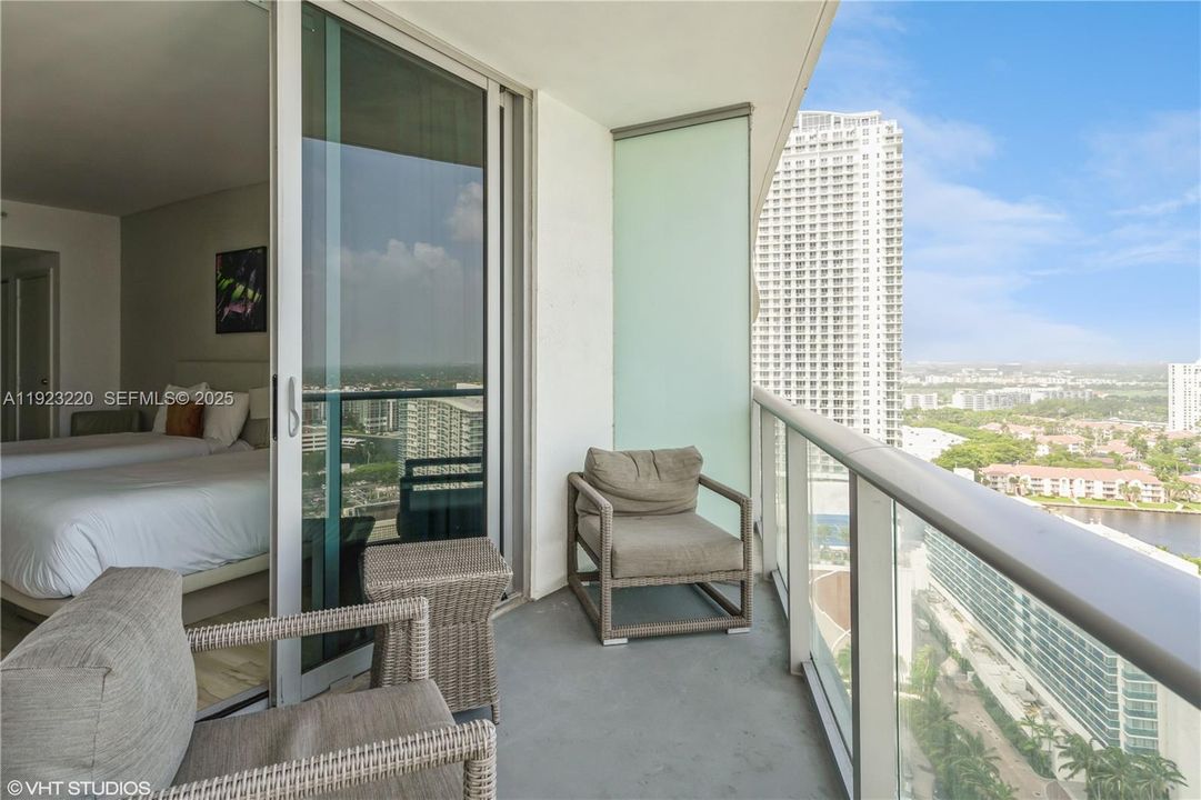 En Venta: $760,000 (2 camas, 2 baños, 1126 Pies cuadrados)