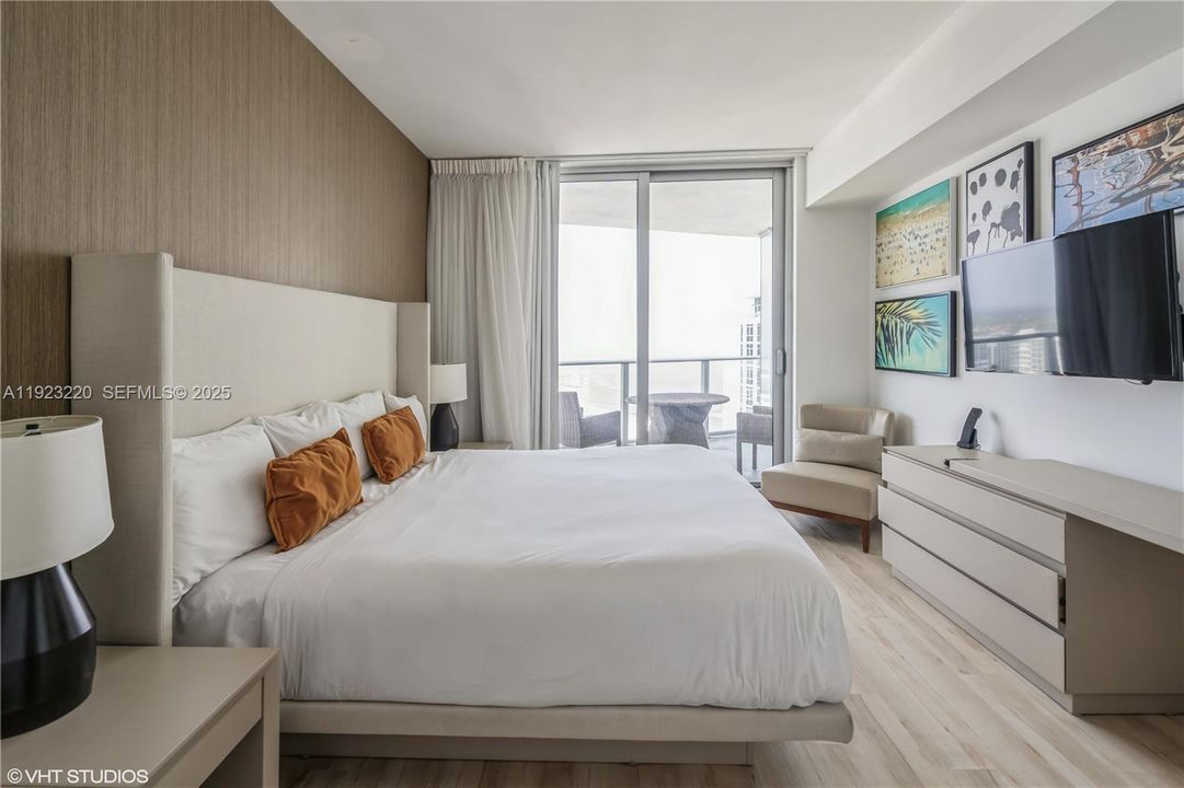 En Venta: $760,000 (2 camas, 2 baños, 1126 Pies cuadrados)