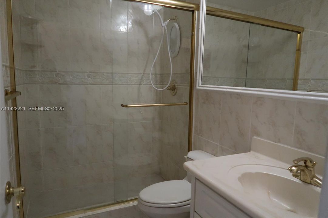 For Rent: $2,000 (1 beds, 1 baths, 684 Square Feet)