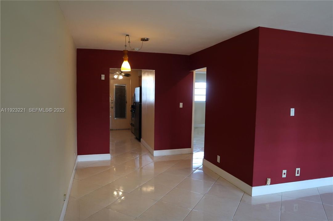 For Rent: $2,000 (1 beds, 1 baths, 684 Square Feet)