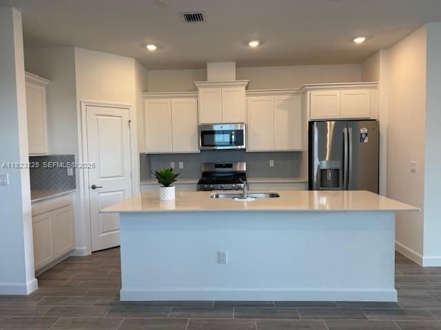 For Rent: $3,550 (3 beds, 2 baths, 0 Square Feet)