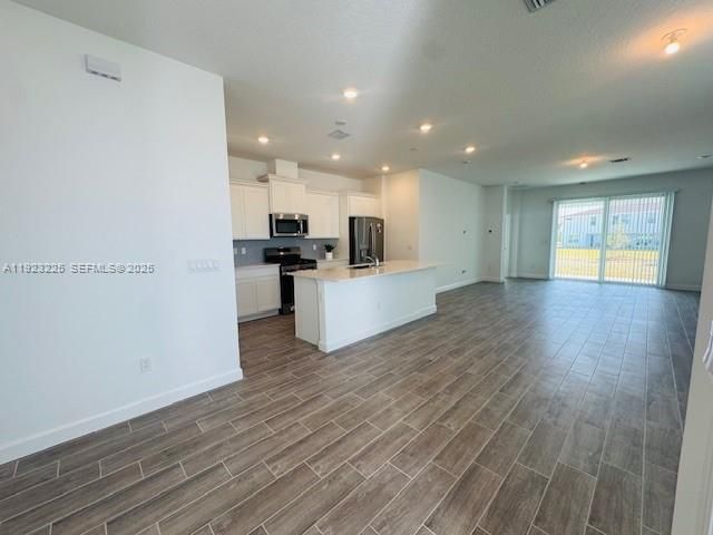 For Rent: $3,550 (3 beds, 2 baths, 0 Square Feet)