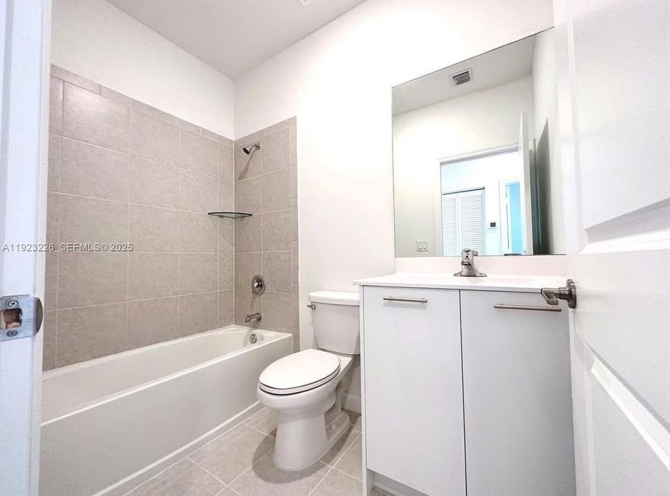 For Rent: $2,900 (3 beds, 2 baths, 1483 Square Feet)