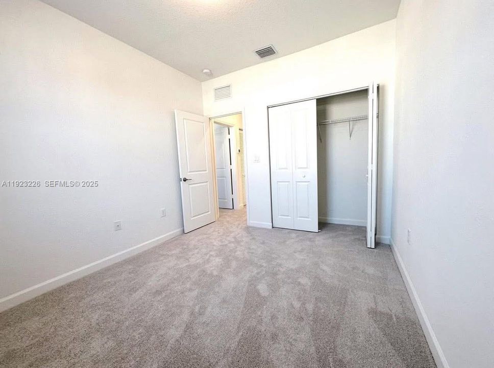 For Rent: $2,900 (3 beds, 2 baths, 1483 Square Feet)