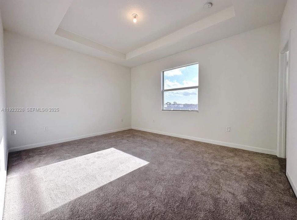 For Rent: $2,900 (3 beds, 2 baths, 1483 Square Feet)