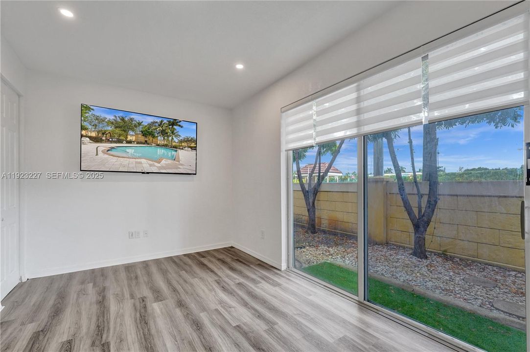 На продажу: $415,000 (3 спален, 2 ванн, 1656 Квадратных фут)