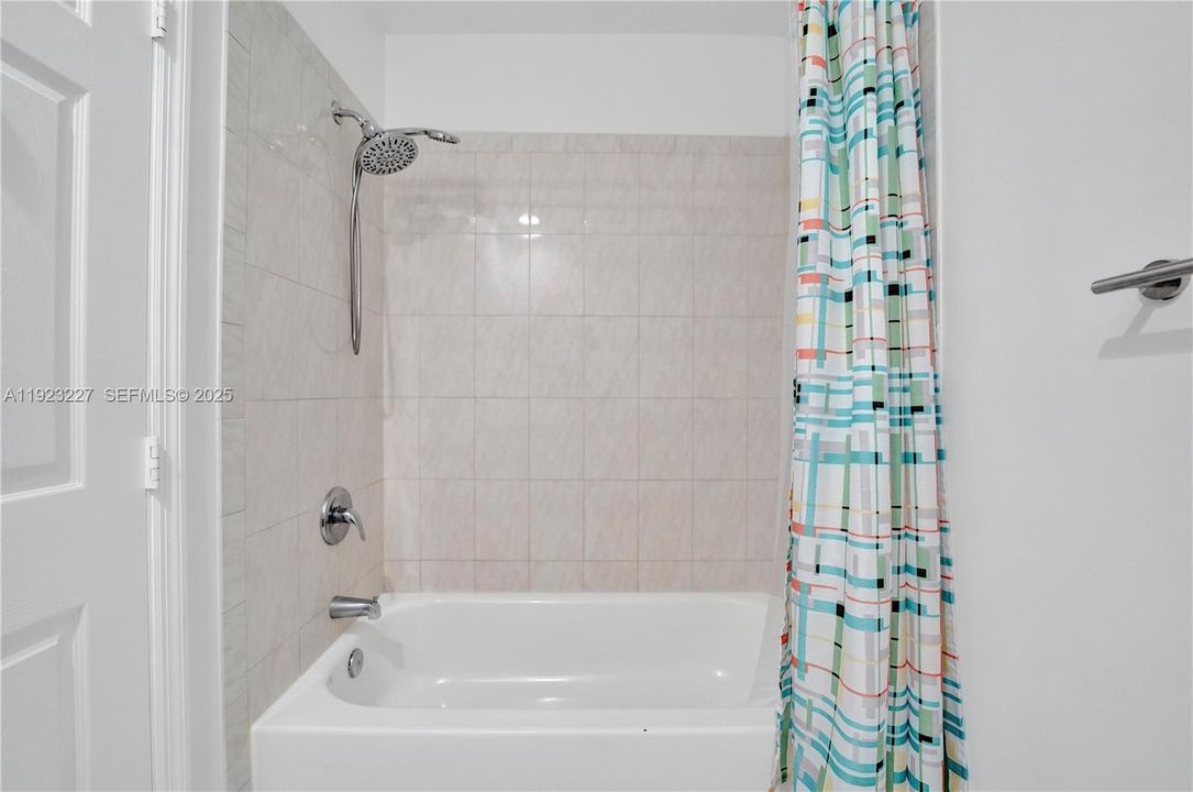 На продажу: $415,000 (3 спален, 2 ванн, 1656 Квадратных фут)