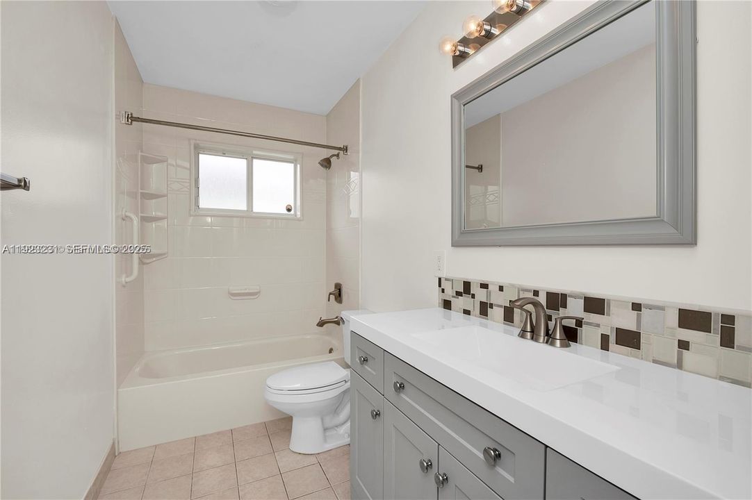 出租: $3,400 (3 贝兹, 2 浴室, 1305 平方英尺)