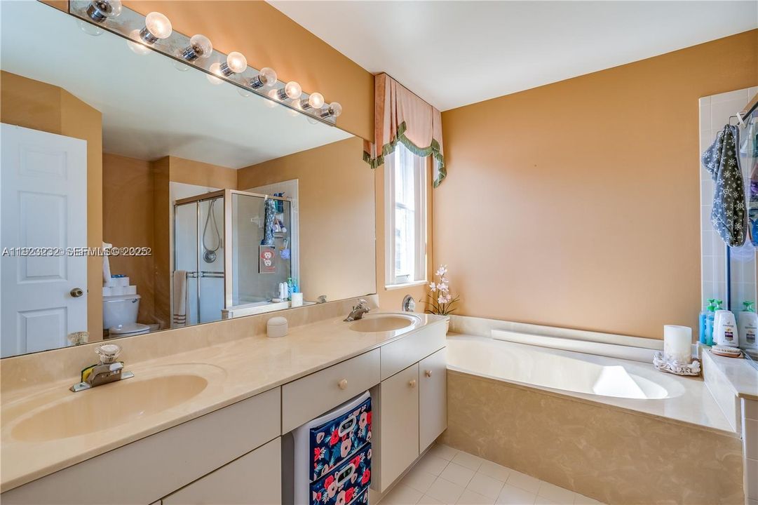 For Sale: $575,000 (4 beds, 2 baths, 2299 Square Feet)