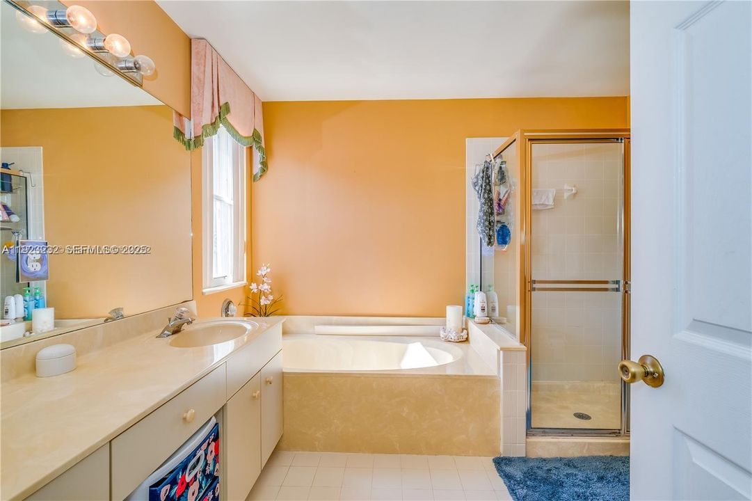 For Sale: $575,000 (4 beds, 2 baths, 2299 Square Feet)