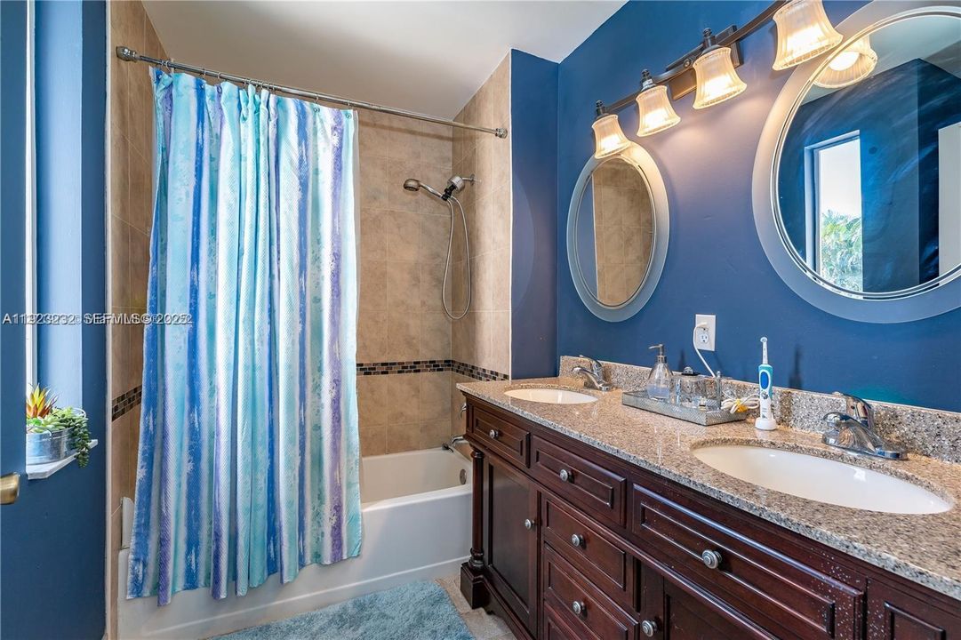 For Sale: $575,000 (4 beds, 2 baths, 2299 Square Feet)