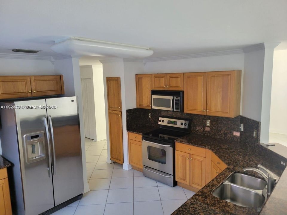For Sale: $575,000 (4 beds, 2 baths, 2299 Square Feet)