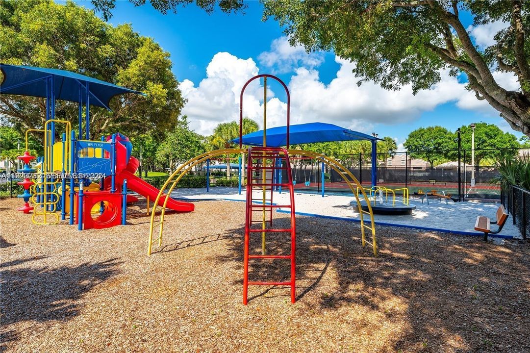 For Sale: $575,000 (4 beds, 2 baths, 2299 Square Feet)