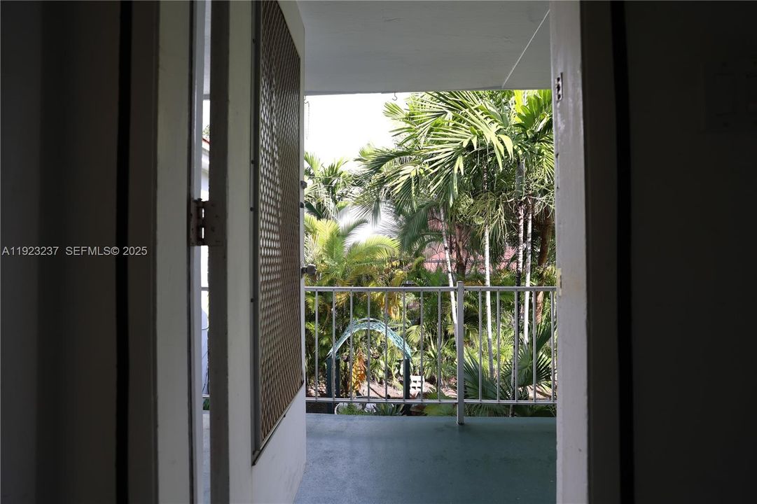 For Sale: $685,000 (2 beds, 2 baths, 1441 Square Feet)