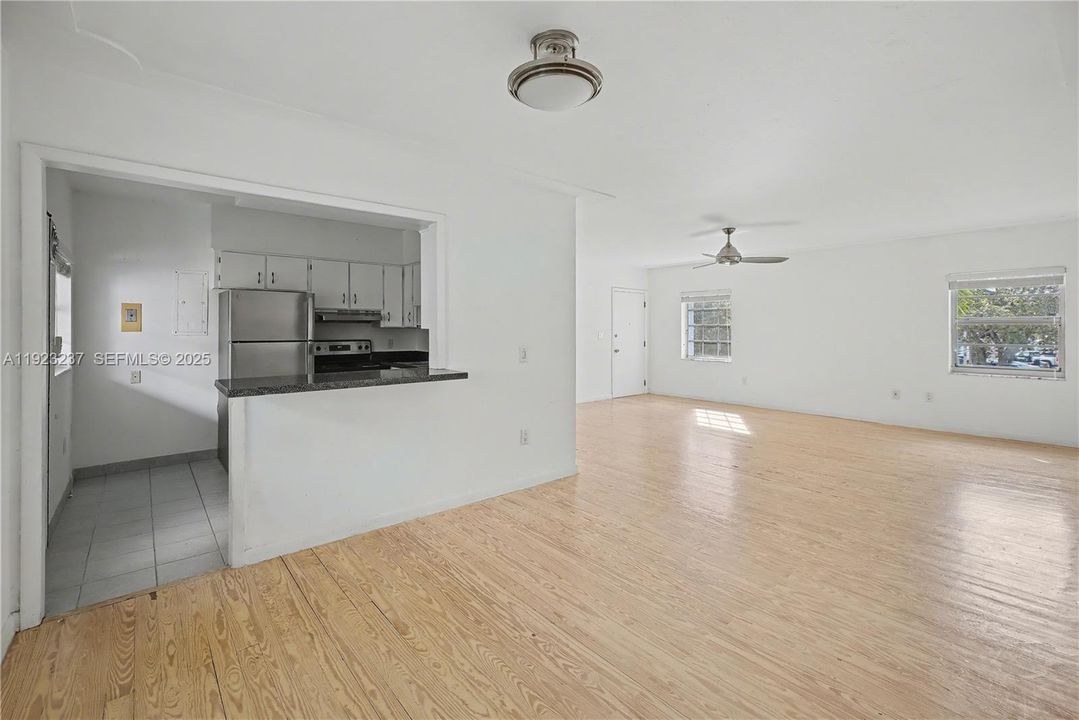 For Sale: $685,000 (2 beds, 2 baths, 1441 Square Feet)