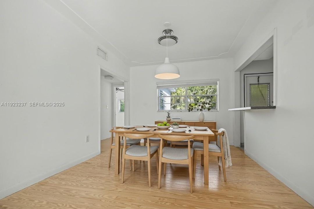 For Sale: $685,000 (2 beds, 2 baths, 1441 Square Feet)