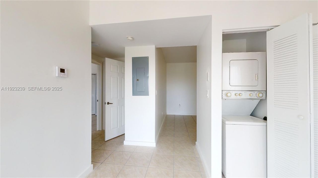 В аренду: $2,200 (1 спален, 1 ванн, 723 Квадратных фут)