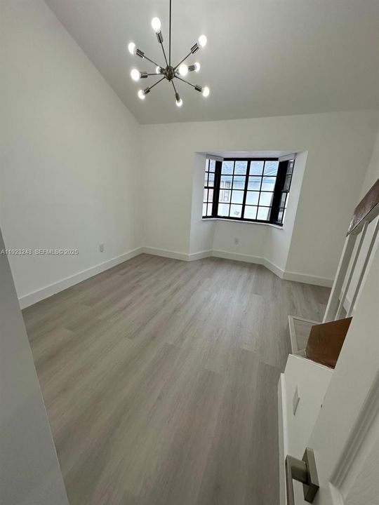 For Rent: $2,500 (2 beds, 1 baths, 823 Square Feet)