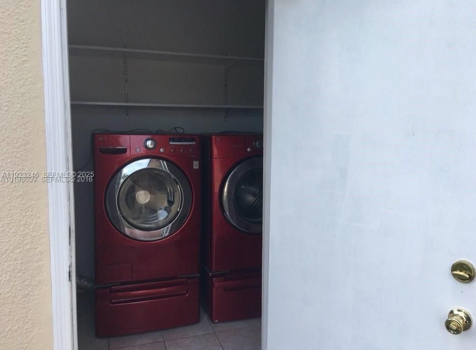 出租: $1,900 (3 贝兹, 2 浴室, 1337 平方英尺)