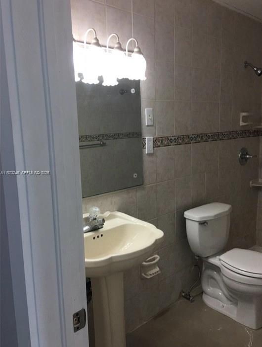 出租: $1,900 (3 贝兹, 2 浴室, 1337 平方英尺)