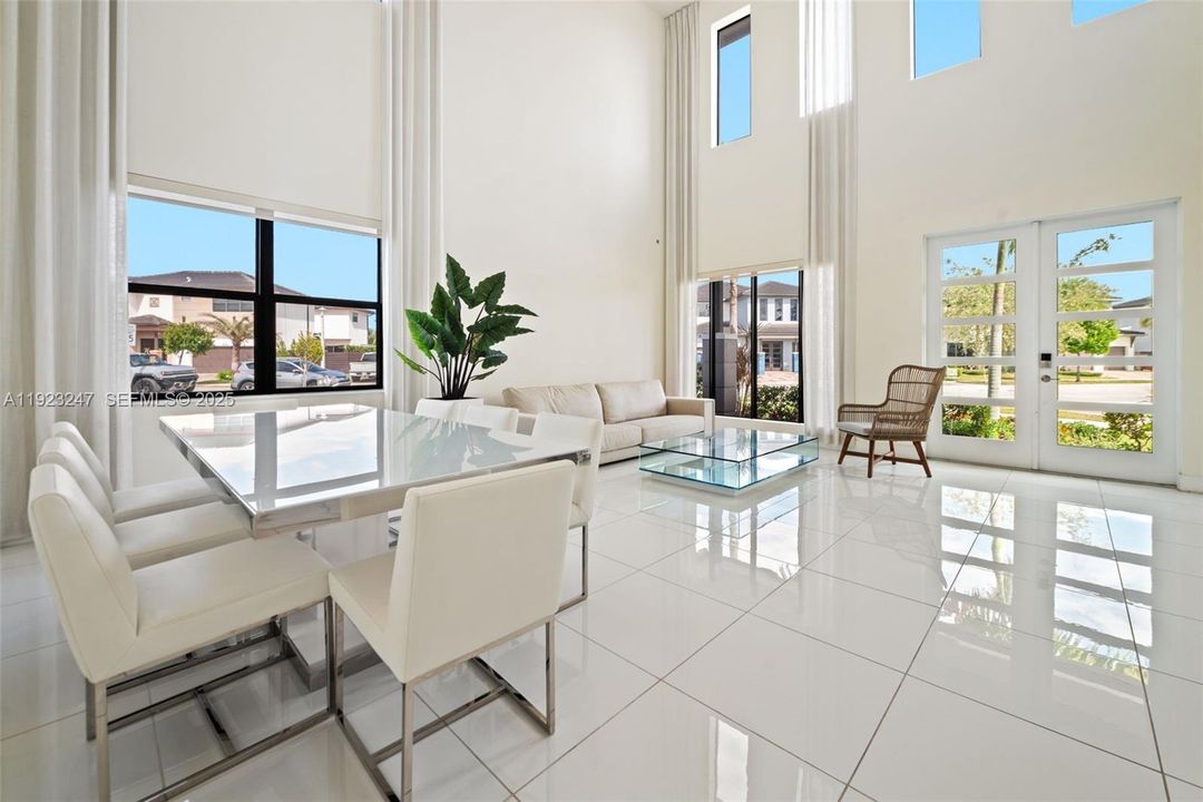 В аренду: $6,000 (4 спален, 3 ванн, 2847 Квадратных фут)