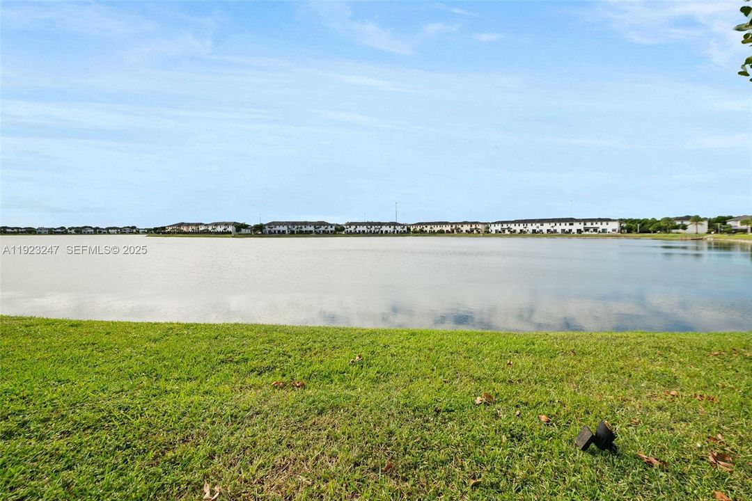 В аренду: $6,000 (4 спален, 3 ванн, 2847 Квадратных фут)