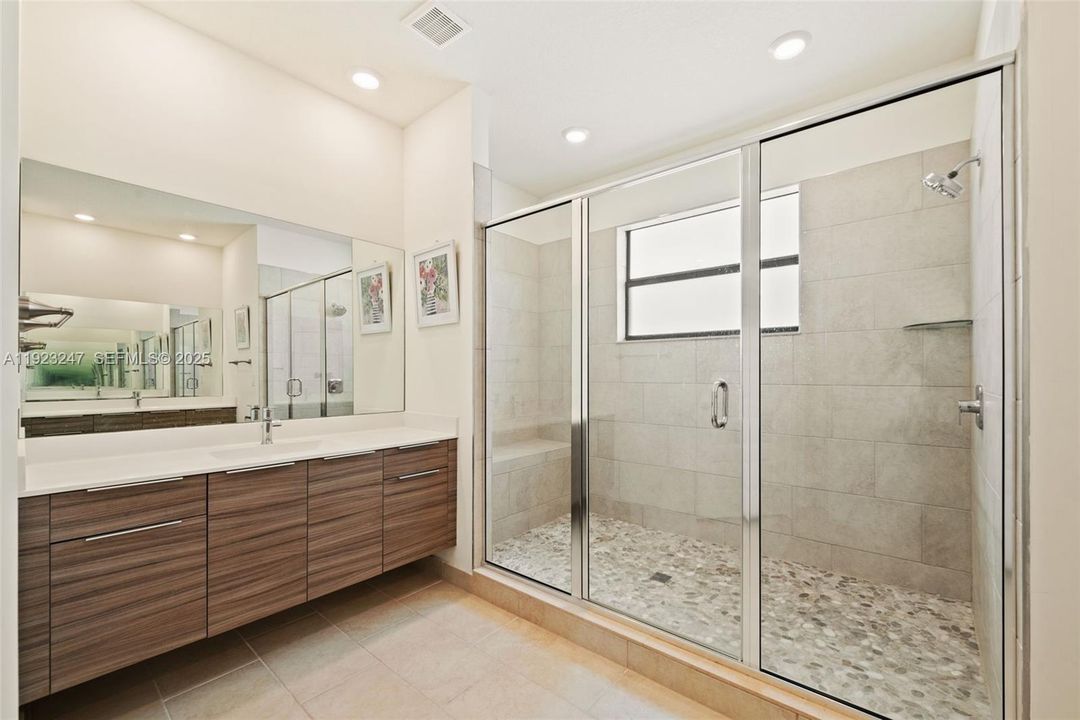 В аренду: $6,000 (4 спален, 3 ванн, 2847 Квадратных фут)