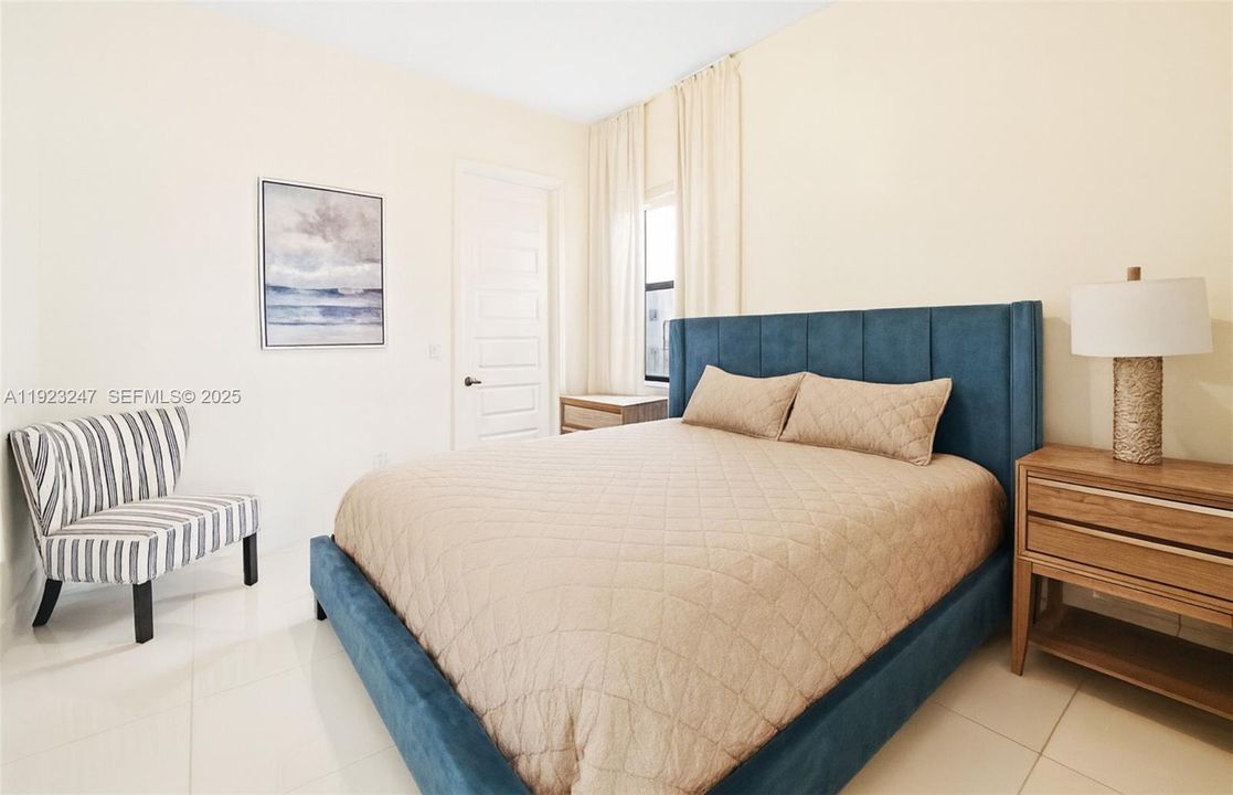 В аренду: $6,000 (4 спален, 3 ванн, 2847 Квадратных фут)