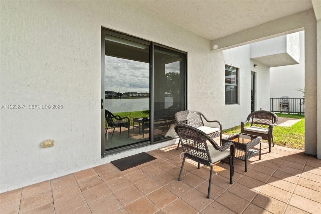 В аренду: $6,000 (4 спален, 3 ванн, 2847 Квадратных фут)