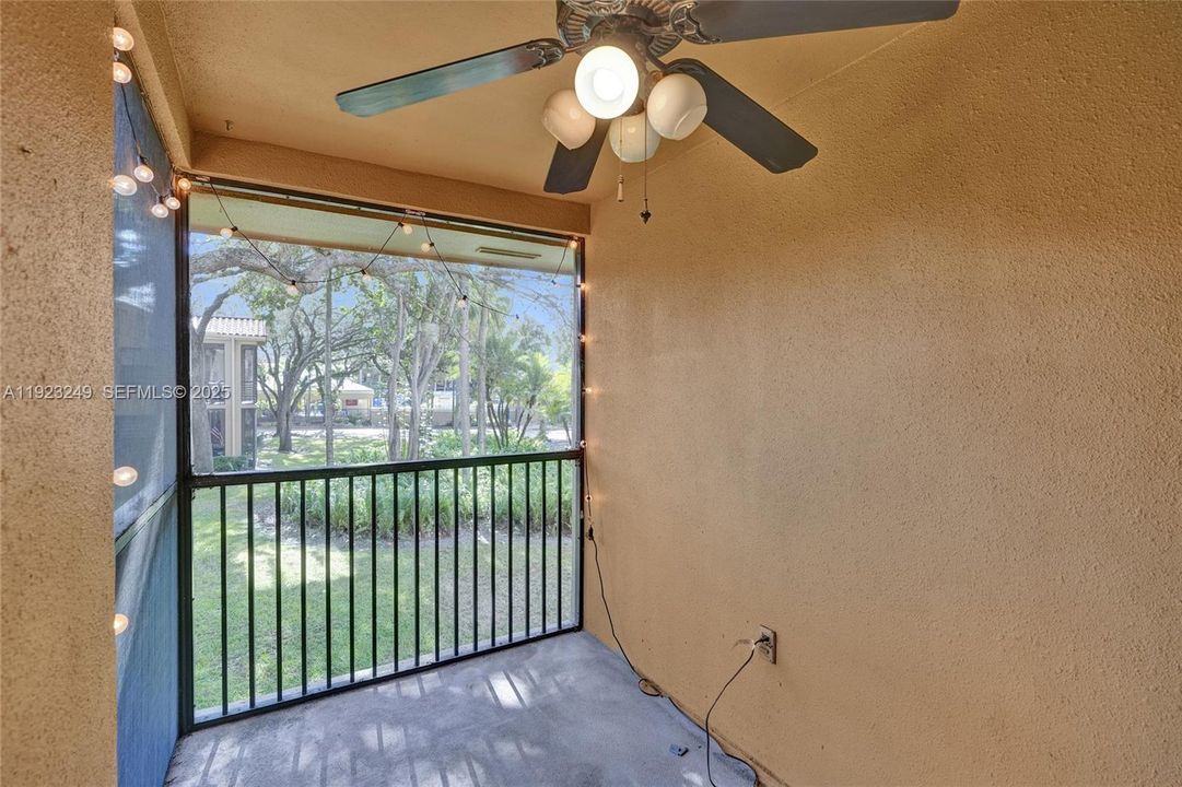 待售: $298,000 (2 贝兹, 2 浴室, 850 平方英尺)