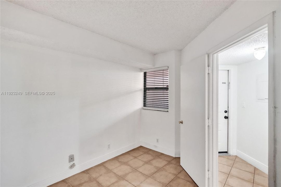 待售: $298,000 (2 贝兹, 2 浴室, 850 平方英尺)