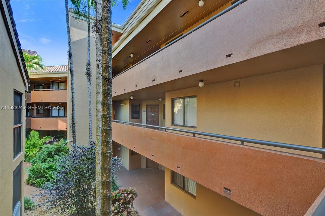 待售: $298,000 (2 贝兹, 2 浴室, 850 平方英尺)