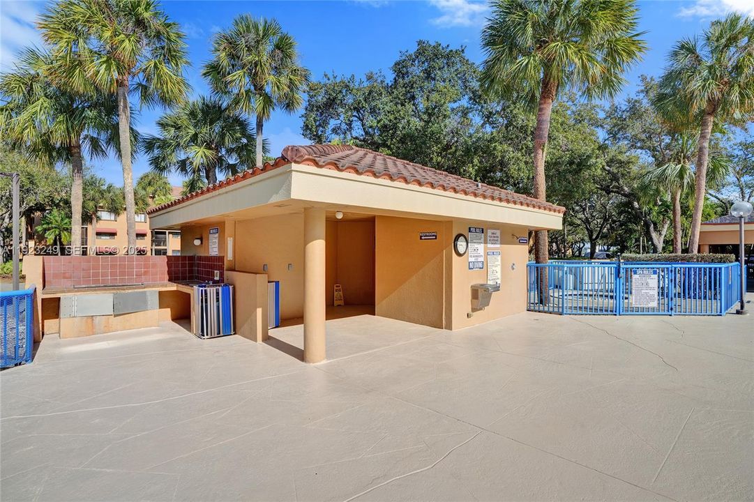 待售: $298,000 (2 贝兹, 2 浴室, 850 平方英尺)