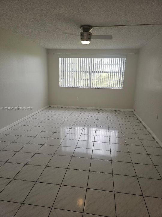 For Rent: $2,300 (2 beds, 2 baths, 1020 Square Feet)