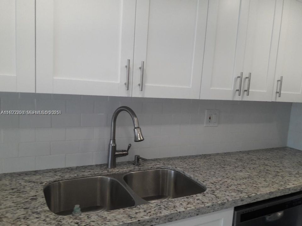For Rent: $2,300 (2 beds, 2 baths, 1020 Square Feet)