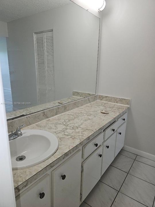 For Rent: $2,300 (2 beds, 2 baths, 1020 Square Feet)