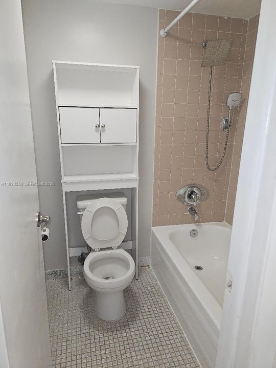 For Rent: $2,300 (2 beds, 2 baths, 1020 Square Feet)