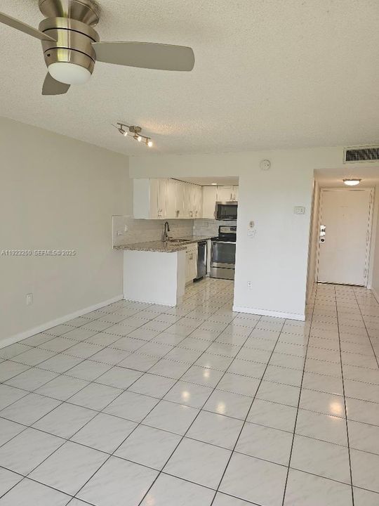 For Rent: $2,300 (2 beds, 2 baths, 1020 Square Feet)