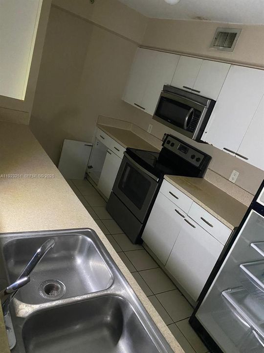 待售: $179,000 (3 贝兹, 2 浴室, 1126 平方英尺)