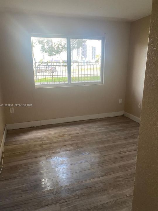 待售: $179,000 (3 贝兹, 2 浴室, 1126 平方英尺)