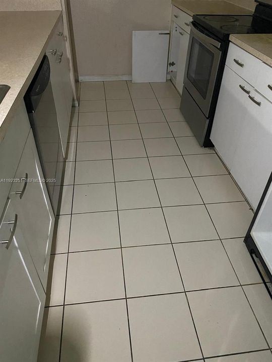 待售: $179,000 (3 贝兹, 2 浴室, 1126 平方英尺)