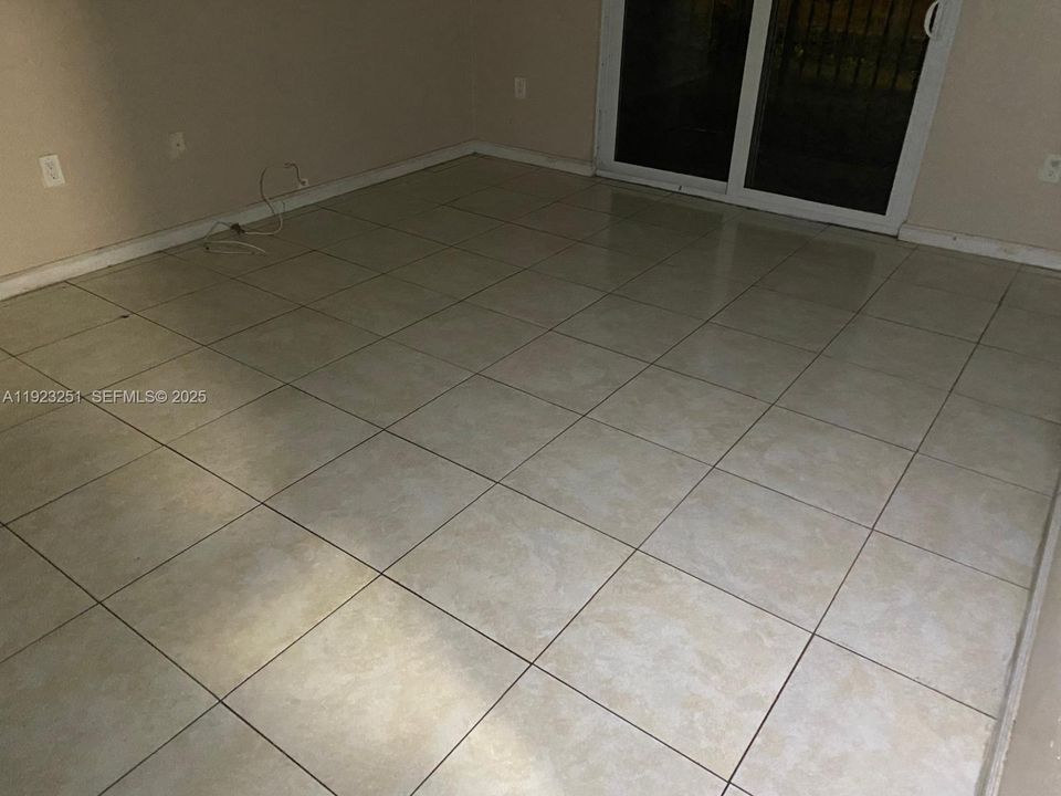 待售: $179,000 (3 贝兹, 2 浴室, 1126 平方英尺)